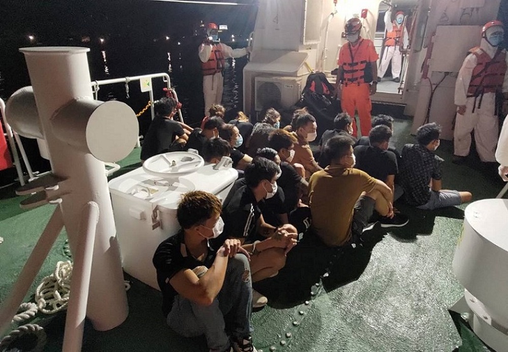 2023/09/01蘇拉強颱來襲人蛇蠢動 海巡鷹眼緝獲19名越南偷渡犯