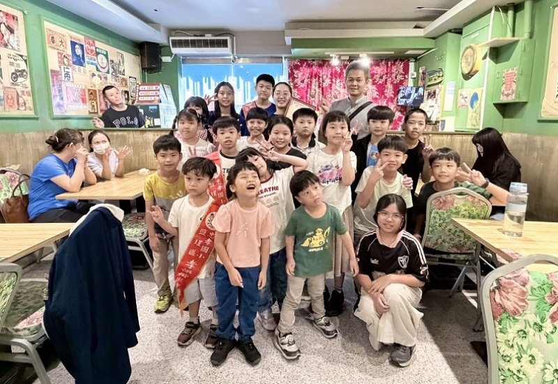 2026/05/07忠孝國小母親節辦「大港饗宴」  邀孝悌楷模學生與家人吃牛排