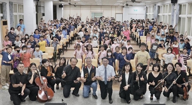 2026/05/19交響樂進校園！永安國小學生「持票入場」，校園變身夢幻音樂廳