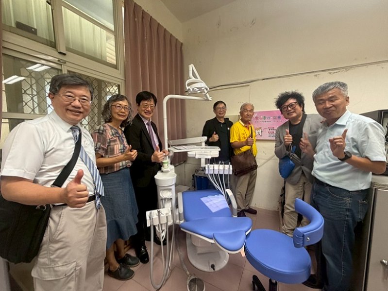 2026/06/02健保署媒合台南開基玉皇宮捐助350萬 汰換高屏區10所偏鄉小學牙科治療椅