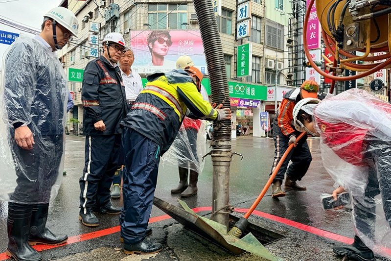 2026/06/25豪雨襲旗美地區 陳其邁市長視察易積淹水地區及防汛整備成果