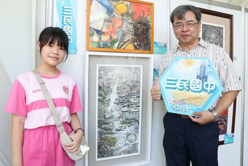 2026/07/07粼光映港都！高雄14校美術班140件創作齊聚圖書館　青春創意一次看