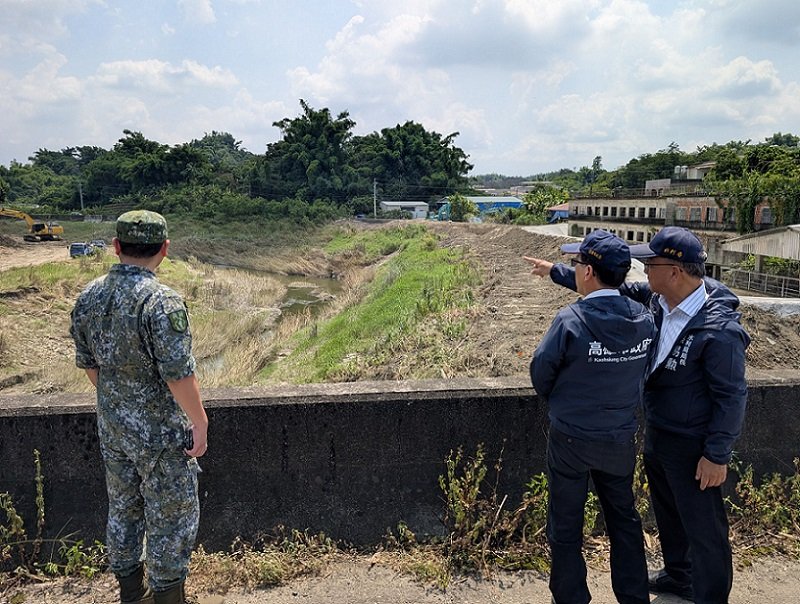 2026/07/09巴威颱風逼近 林欽榮副市長視察月世界抽水站及岡山嘉峰路周邊防汛整備 強化抽排應變量能