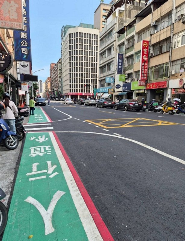 2026/07/09新興區復興一路路面翻新調整路型  增設標線型人行道好行更安心
