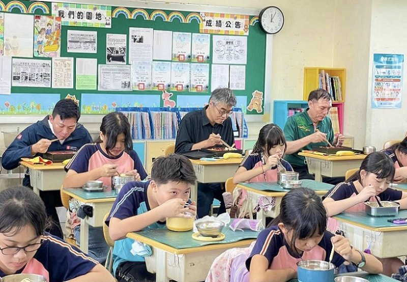 2026/09/08高市115學年全面推動免費午餐  李副市長視察鼎金國小 讚高品質供餐與五感食農教育