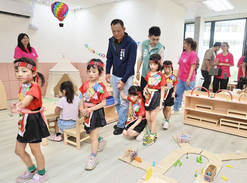 2026/10/16美都非營利幼兒園正式啟航　幼兒化身小小導覽員迎賓